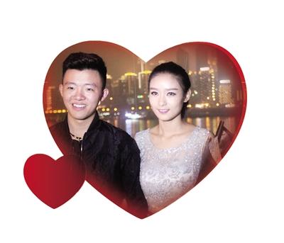 第1000天，女孩在LED大屏上打出結婚宣言，高調向男孩“求婚”