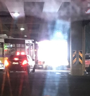 ?？谑忻耖_車遇LED屏廣告險撞人 企業(yè)：有人來查我搞定 